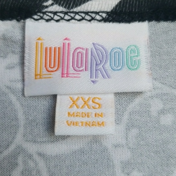 🔥 All $10 items 2/$15! // Short Sleeve Tee NWOT - Picture 3 of 3